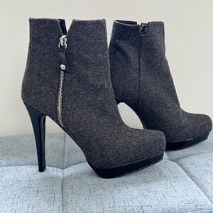 Stuart Weitzman Chippy Gray Flannel Ankle Boot 7.5 Booties Black Platform